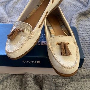 Sperry Top-Sider Sabrina (Ivory) Women's Shoes  SZ 8 (moccasin loafers tassel)